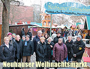 Der Neuhauser Weihnachtsmarkt eröffnete am 26.11.2015 auf dem Rotkreuzplatz  (©Foto: Martin Schmitz)